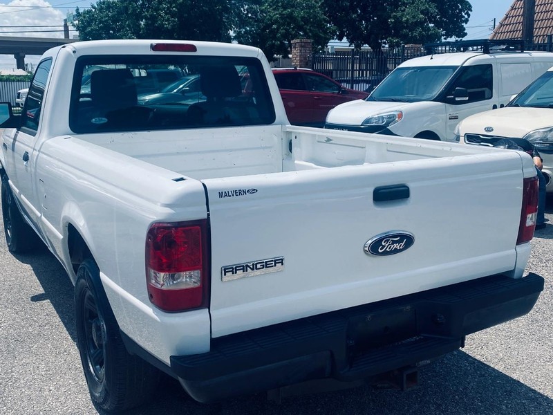 Ford Ranger Vehicle Full-screen Gallery Image 03