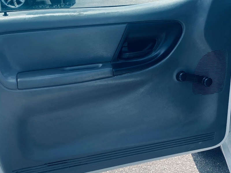 Ford Ranger Vehicle Full-screen Gallery Image 11