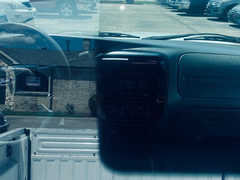 Ford Ranger Vehicle Full-screen Gallery Image 17