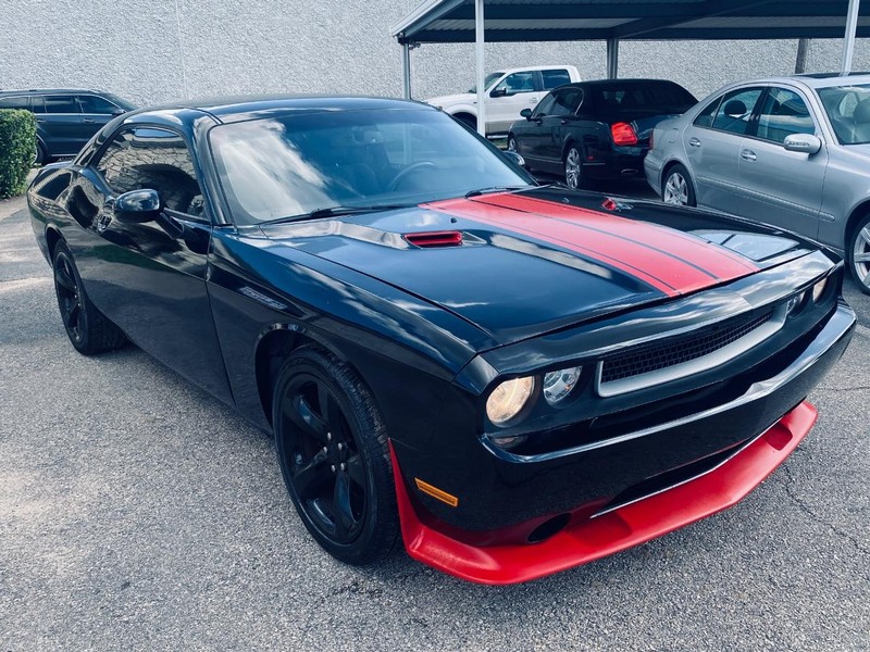 Dodge Challenger Vehicle Full-screen Gallery Image 08