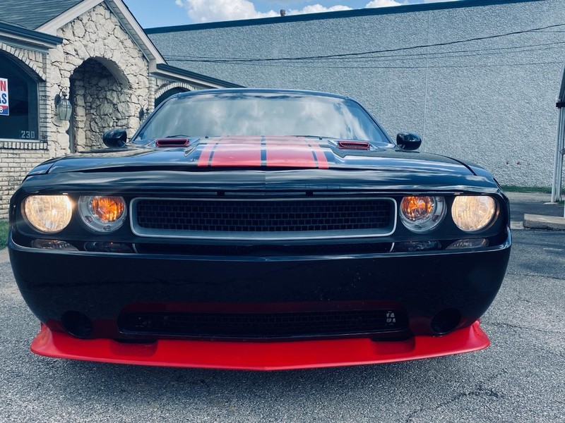Dodge Challenger Vehicle Full-screen Gallery Image 09
