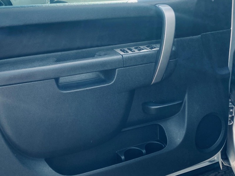 GMC Sierra 1500 Vehicle Full-screen Gallery Image 11