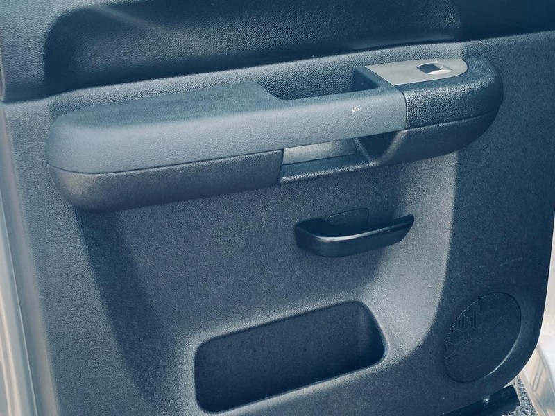 GMC Sierra 1500 Vehicle Full-screen Gallery Image 13