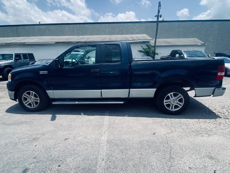 Ford F-150 Vehicle Full-screen Gallery Image 02