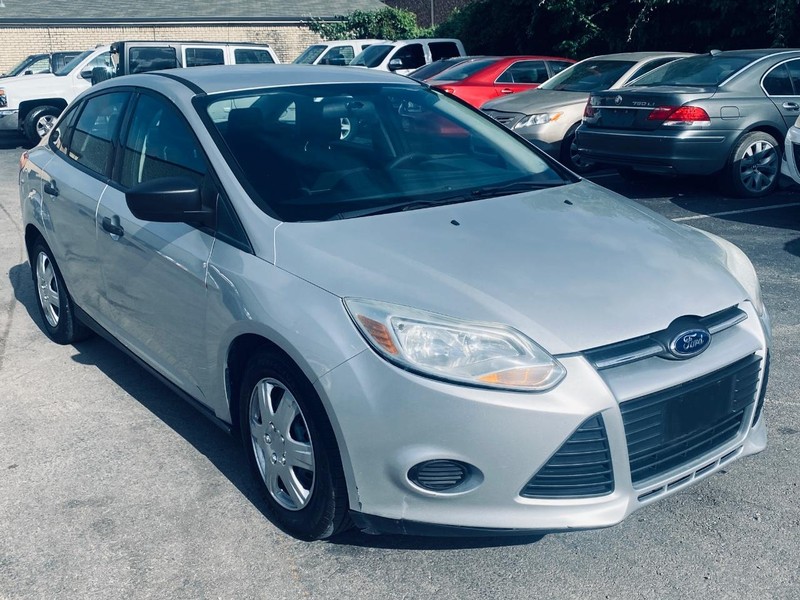 Ford Focus Vehicle Full-screen Gallery Image 08