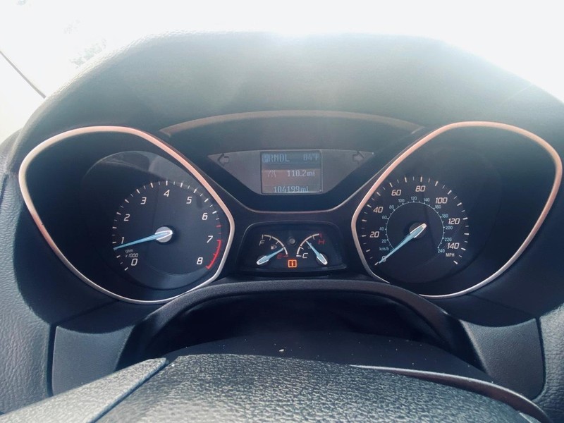 Ford Focus Vehicle Full-screen Gallery Image 23