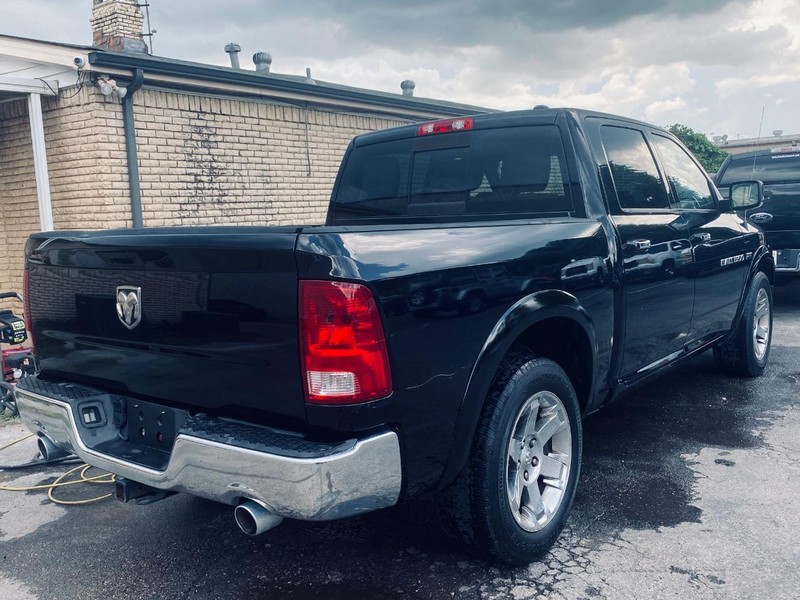 Ram 1500 Vehicle Full-screen Gallery Image 02