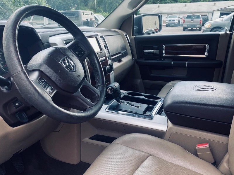 Ram 1500 Vehicle Full-screen Gallery Image 11