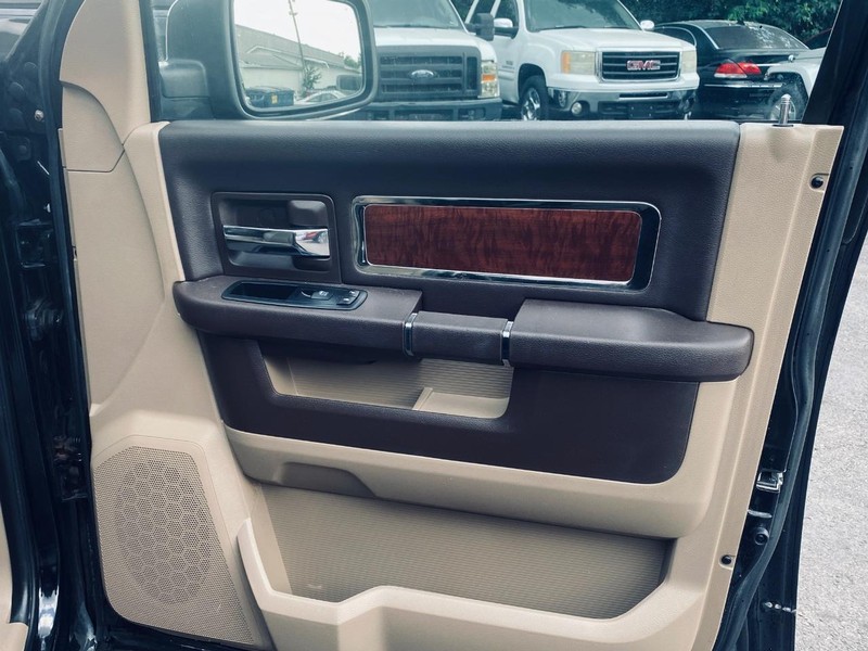 Ram 1500 Vehicle Full-screen Gallery Image 18