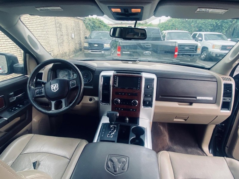 Ram 1500 Vehicle Full-screen Gallery Image 21