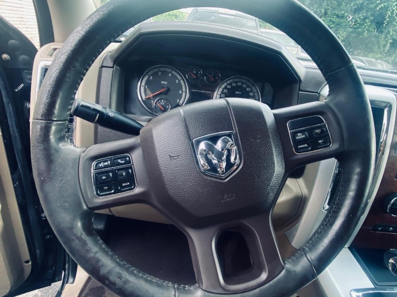 Ram 1500 Vehicle Full-screen Gallery Image 23