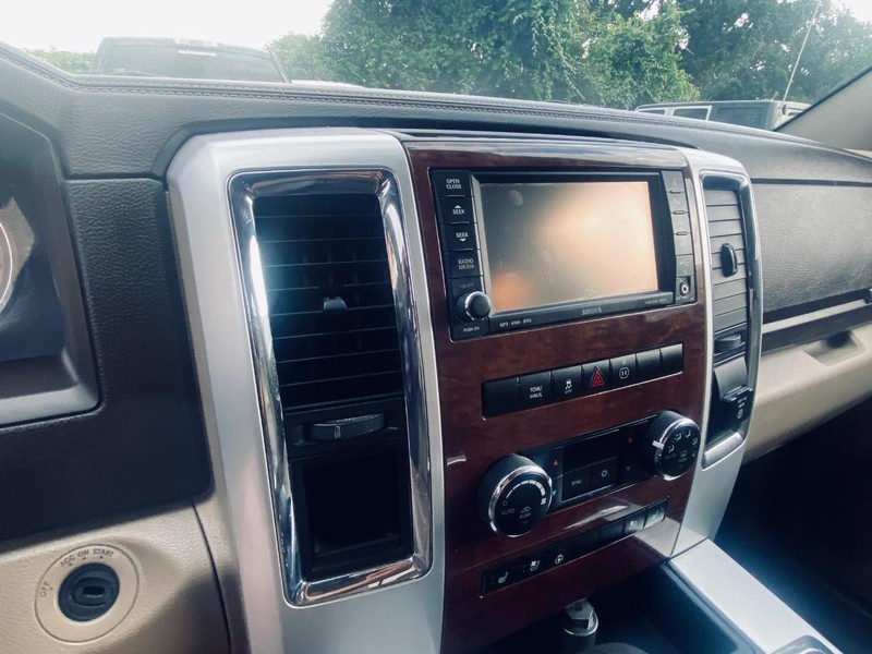 Ram 1500 Vehicle Full-screen Gallery Image 24