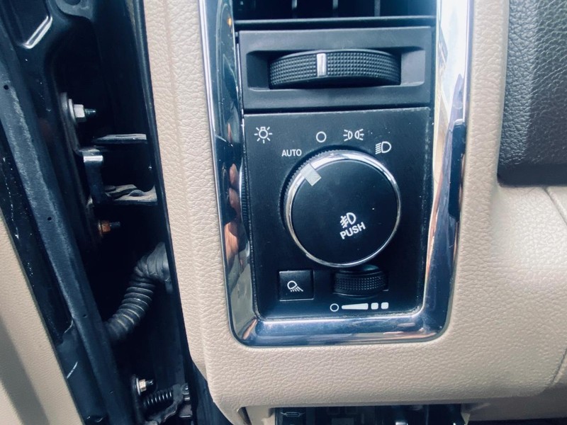 Ram 1500 Vehicle Full-screen Gallery Image 26