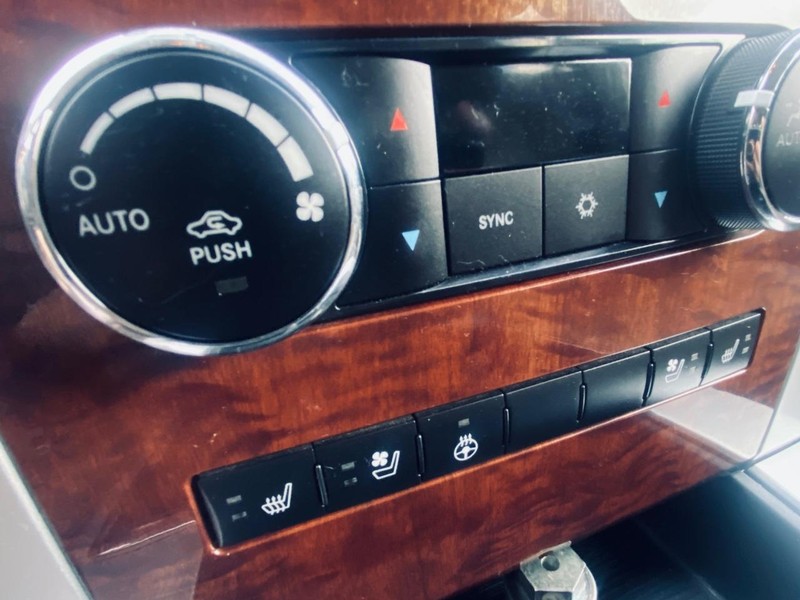Ram 1500 Vehicle Full-screen Gallery Image 27