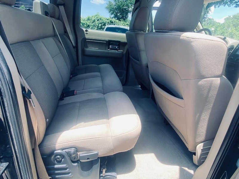Ford F-150 Vehicle Full-screen Gallery Image 18