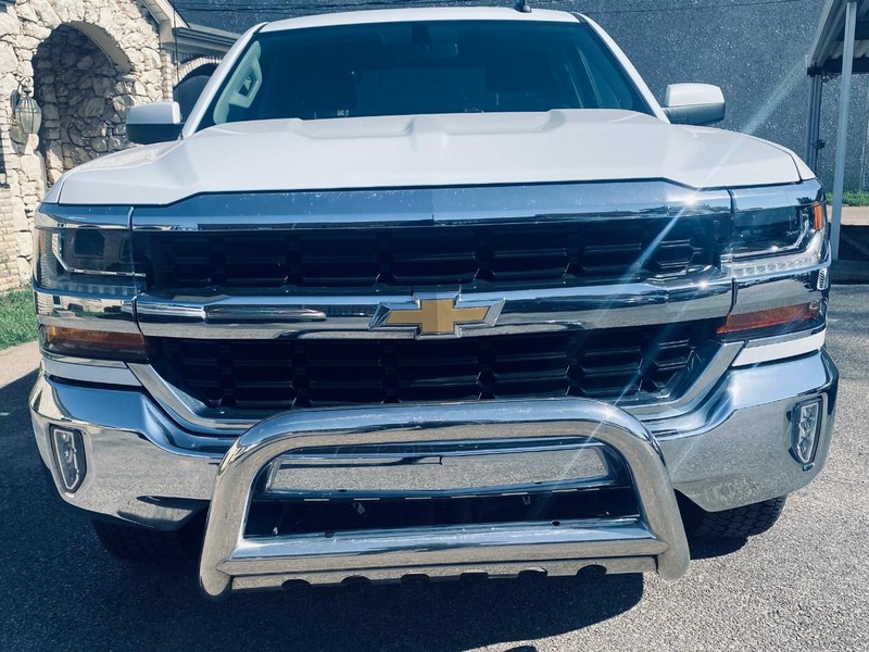 Chevrolet Silverado 1500 Vehicle Full-screen Gallery Image 09