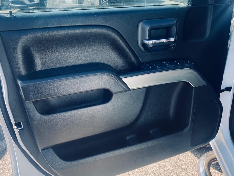 Chevrolet Silverado 1500 Vehicle Full-screen Gallery Image 11