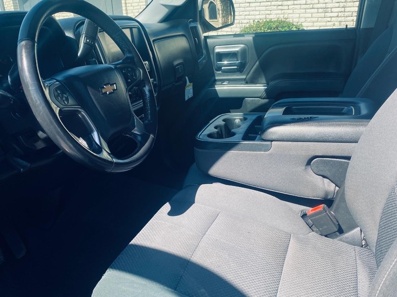 Chevrolet Silverado 1500 Vehicle Full-screen Gallery Image 12