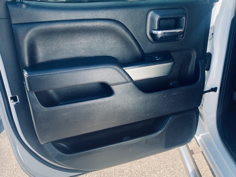 Chevrolet Silverado 1500 Vehicle Full-screen Gallery Image 13