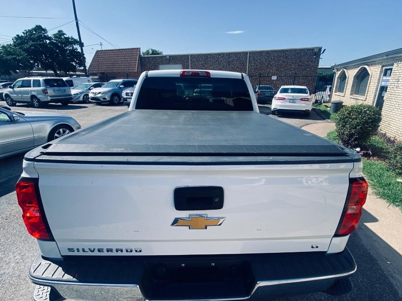Chevrolet Silverado 1500 Vehicle Full-screen Gallery Image 16