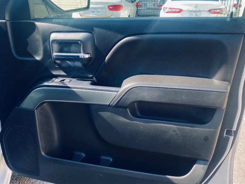 Chevrolet Silverado 1500 Vehicle Full-screen Gallery Image 19