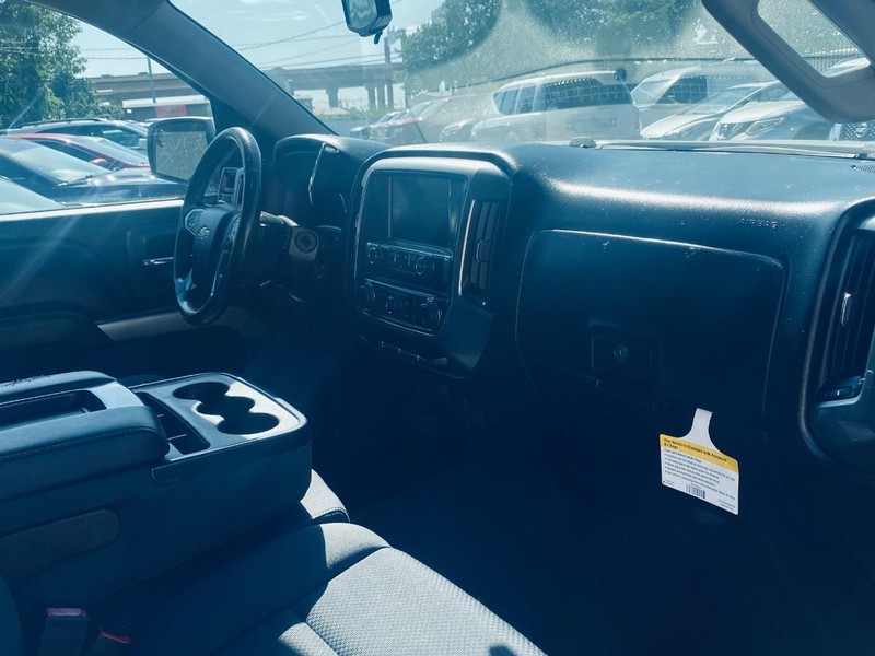 Chevrolet Silverado 1500 Vehicle Full-screen Gallery Image 21