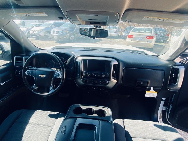 Chevrolet Silverado 1500 Vehicle Full-screen Gallery Image 22
