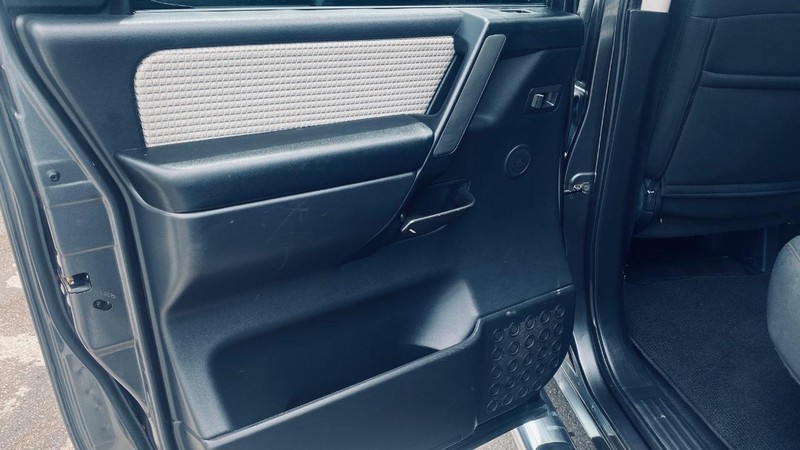 Nissan Titan Vehicle Full-screen Gallery Image 14