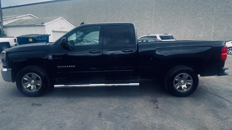 Chevrolet Silverado 1500 Vehicle Full-screen Gallery Image 02