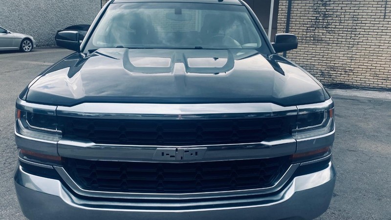 Chevrolet Silverado 1500 Vehicle Full-screen Gallery Image 09