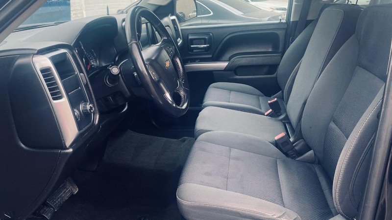 Chevrolet Silverado 1500 Vehicle Full-screen Gallery Image 13