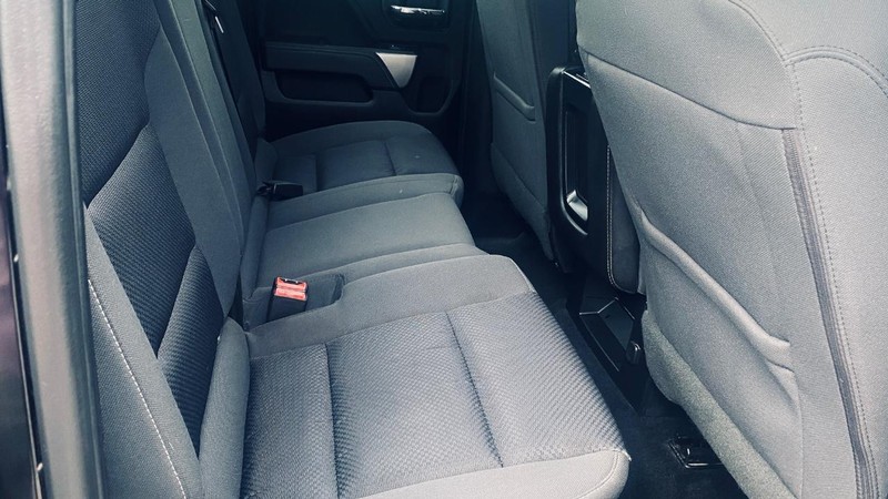 Chevrolet Silverado 1500 Vehicle Full-screen Gallery Image 16