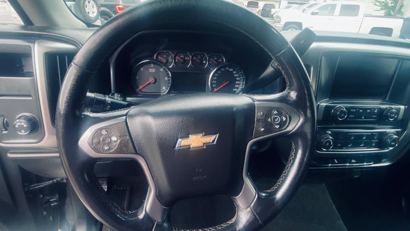 Chevrolet Silverado 1500 Vehicle Full-screen Gallery Image 18