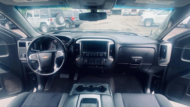 Chevrolet Silverado 1500 Vehicle Full-screen Gallery Image 19