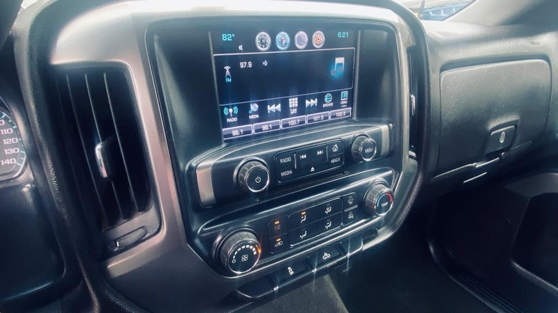 Chevrolet Silverado 1500 Vehicle Full-screen Gallery Image 22