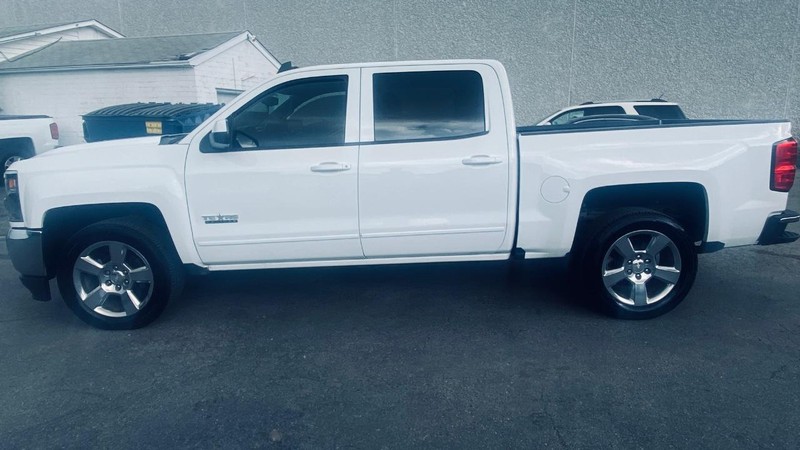 Chevrolet Silverado 1500 Vehicle Full-screen Gallery Image 02