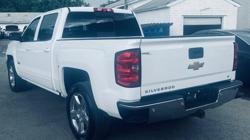 Chevrolet Silverado 1500 Vehicle Full-screen Gallery Image 03