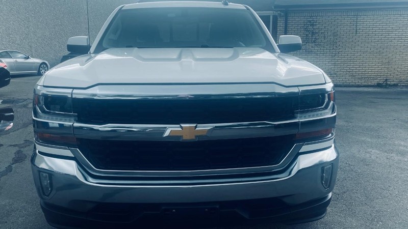 Chevrolet Silverado 1500 Vehicle Full-screen Gallery Image 09