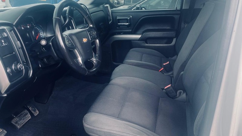 Chevrolet Silverado 1500 Vehicle Full-screen Gallery Image 12