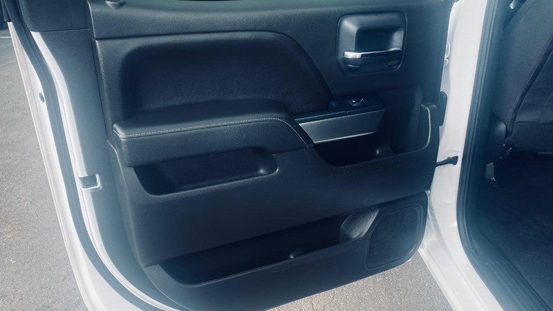 Chevrolet Silverado 1500 Vehicle Full-screen Gallery Image 16