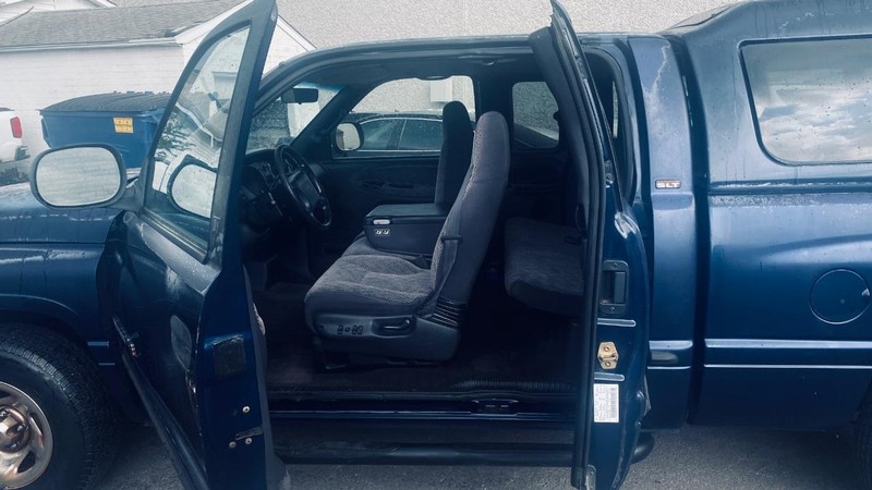 Dodge Ram 1500 Vehicle Full-screen Gallery Image 14