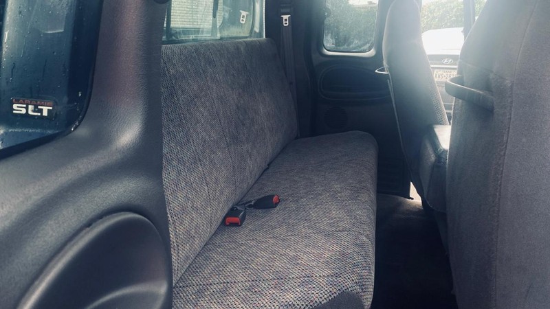 Dodge Ram 1500 Vehicle Full-screen Gallery Image 18
