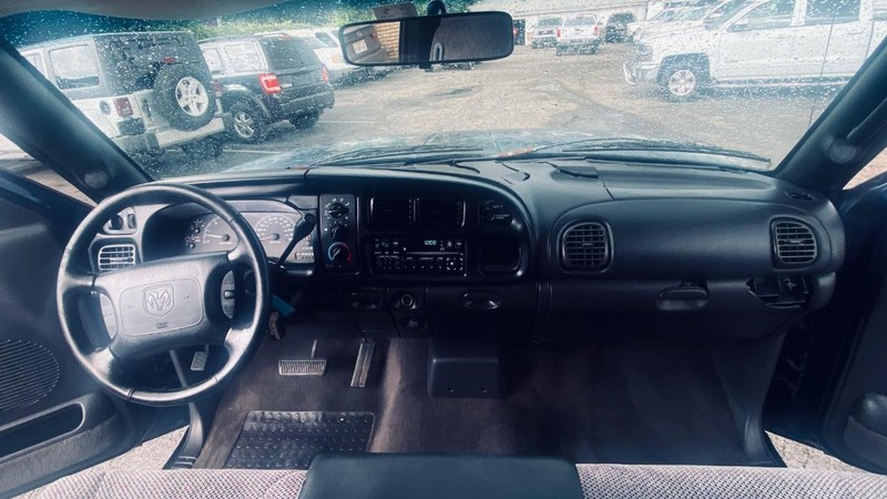 Dodge Ram 1500 Vehicle Full-screen Gallery Image 19