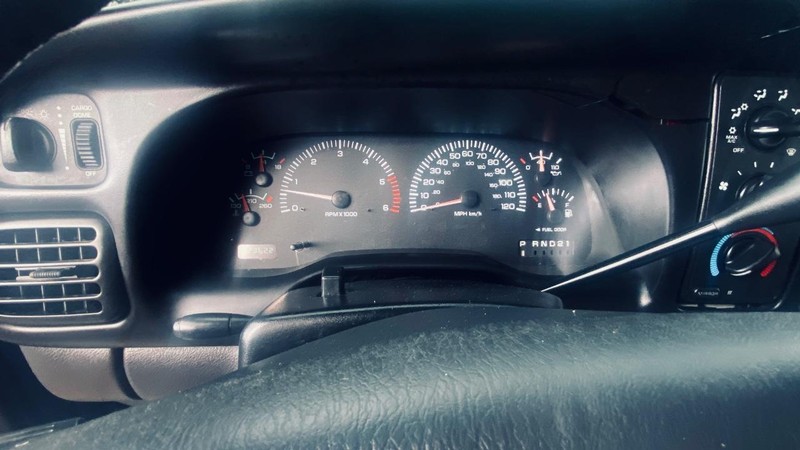 Dodge Ram 1500 Vehicle Full-screen Gallery Image 22