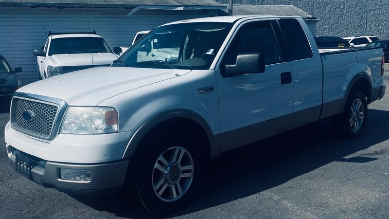 Ford F-150 Vehicle Full-screen Gallery Image 11