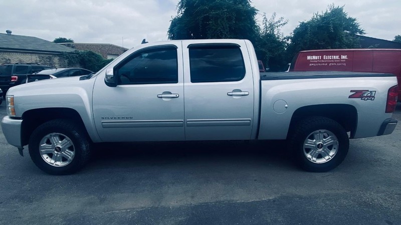 Chevrolet Silverado 1500 Vehicle Full-screen Gallery Image 02