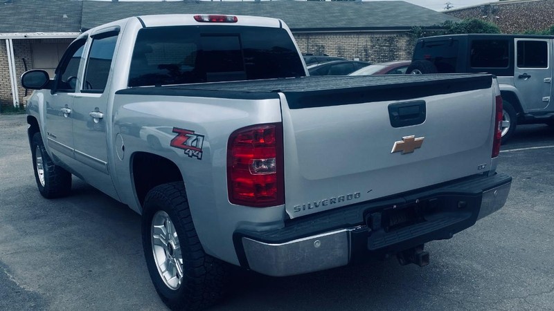 Chevrolet Silverado 1500 Vehicle Full-screen Gallery Image 03