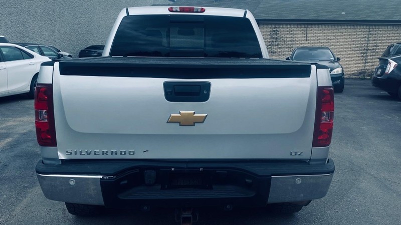 Chevrolet Silverado 1500 Vehicle Full-screen Gallery Image 04
