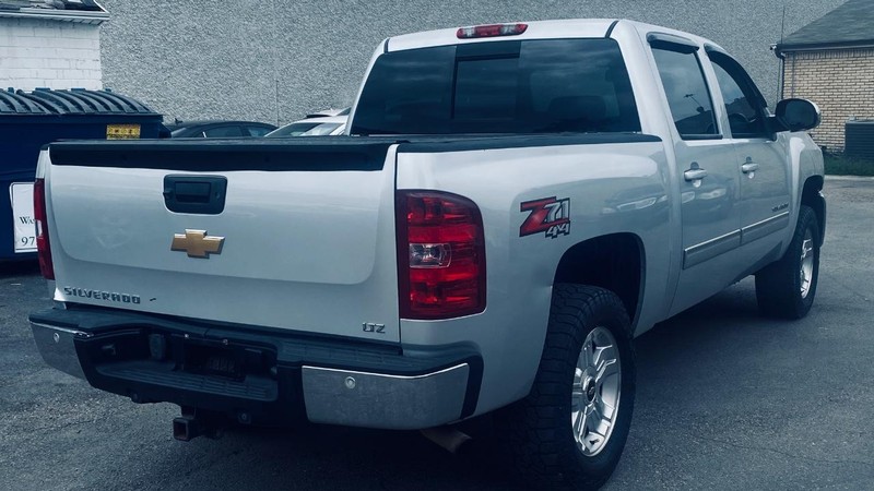 Chevrolet Silverado 1500 Vehicle Full-screen Gallery Image 06