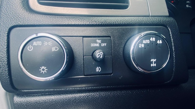 Chevrolet Silverado 1500 Vehicle Full-screen Gallery Image 22